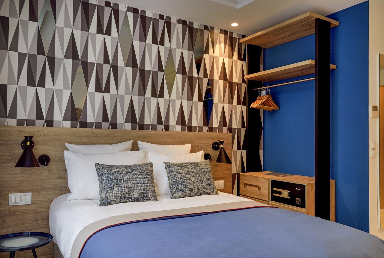 Adagio Premium Center