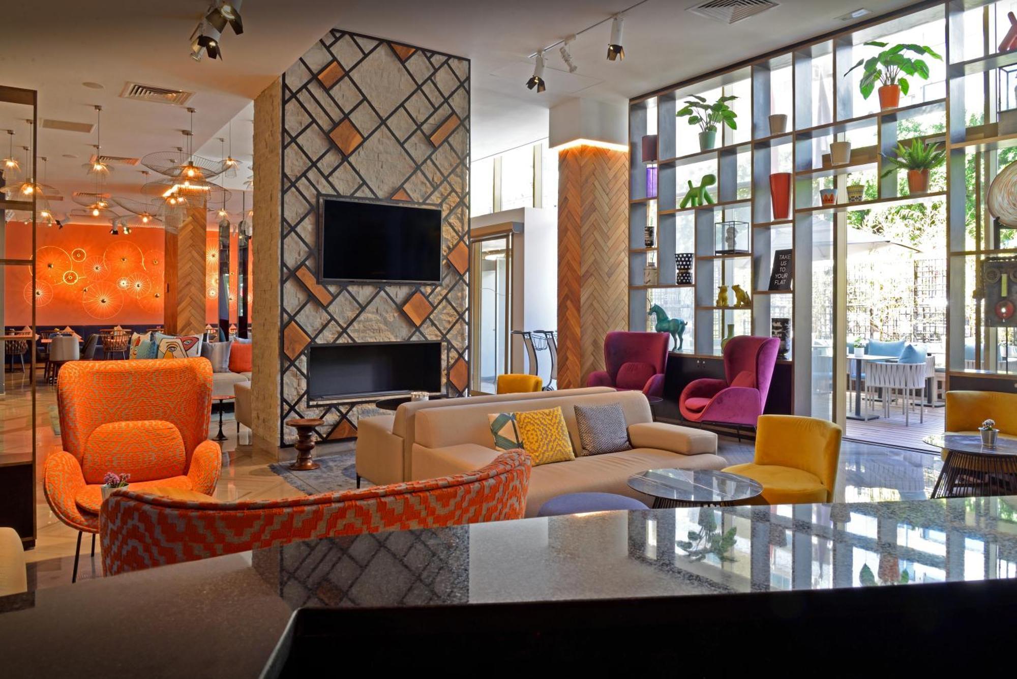 Adagio Premium Center