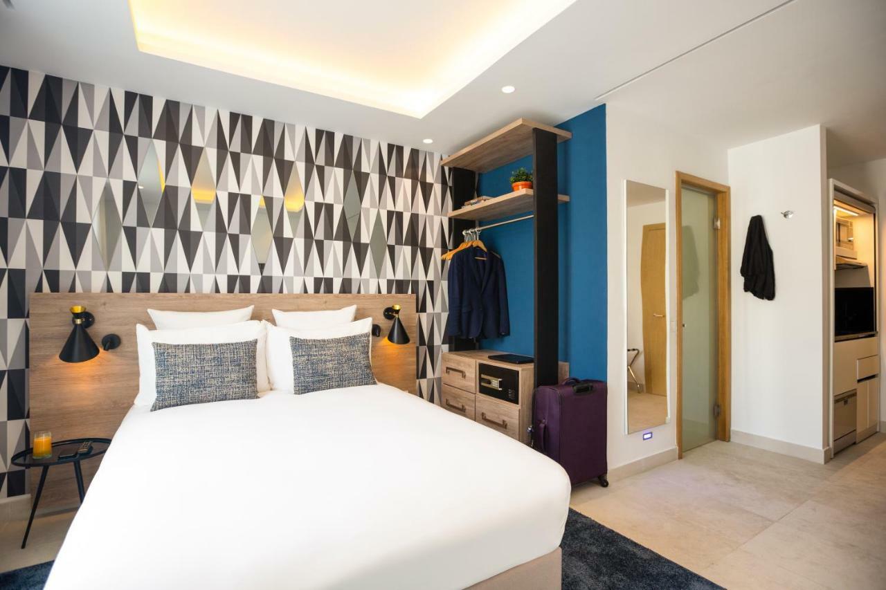 Adagio Premium Center 4*
